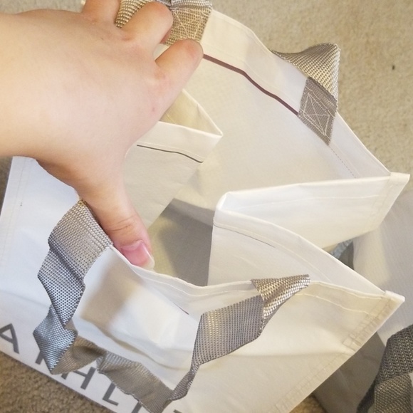 2 BUNDLE ATHLETA BAGS - Picture 2 of 3